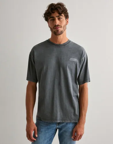 Grå Casual Friday t-shirt med tryck på bröstet
