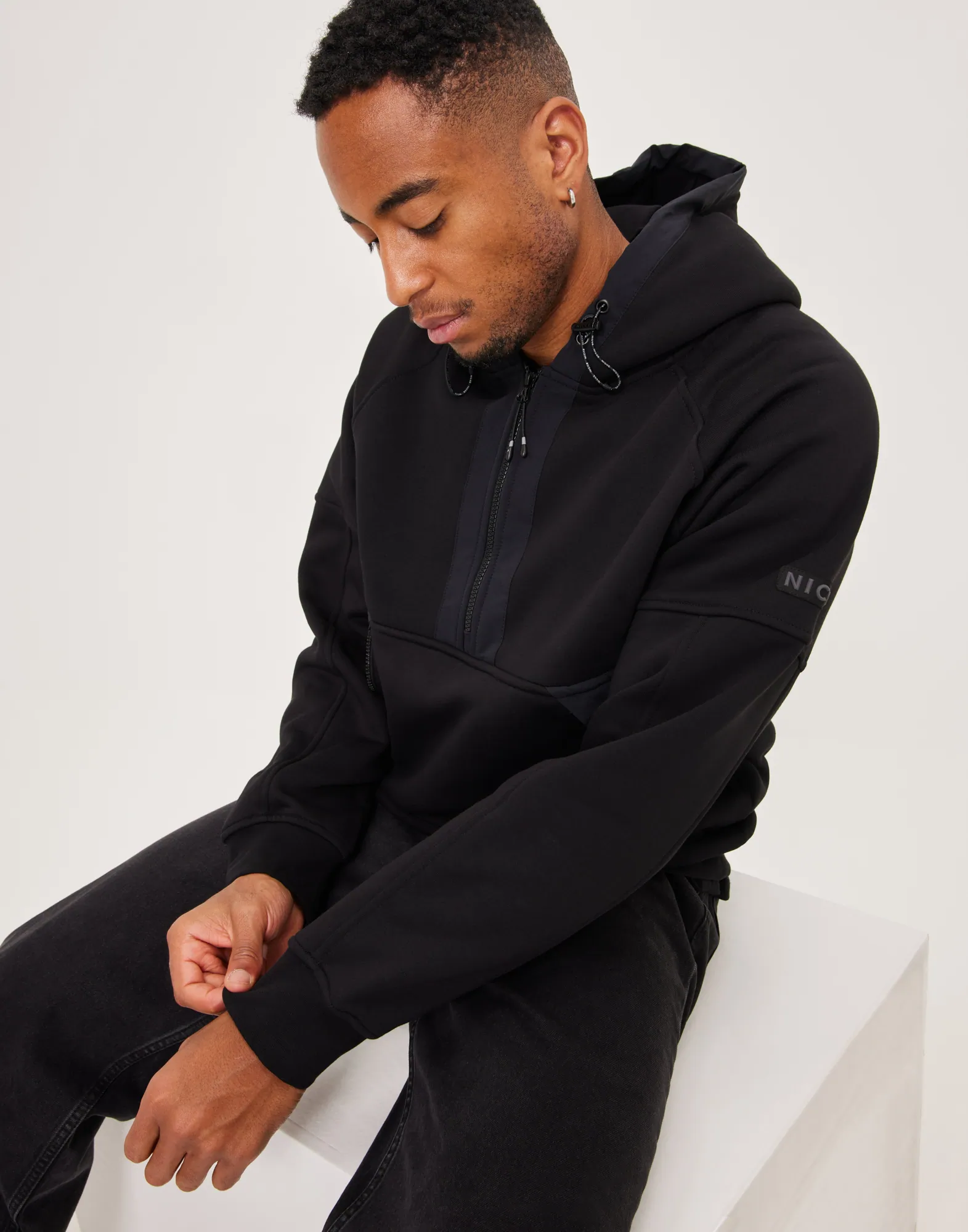 RELAY HALF ZIP HOOD