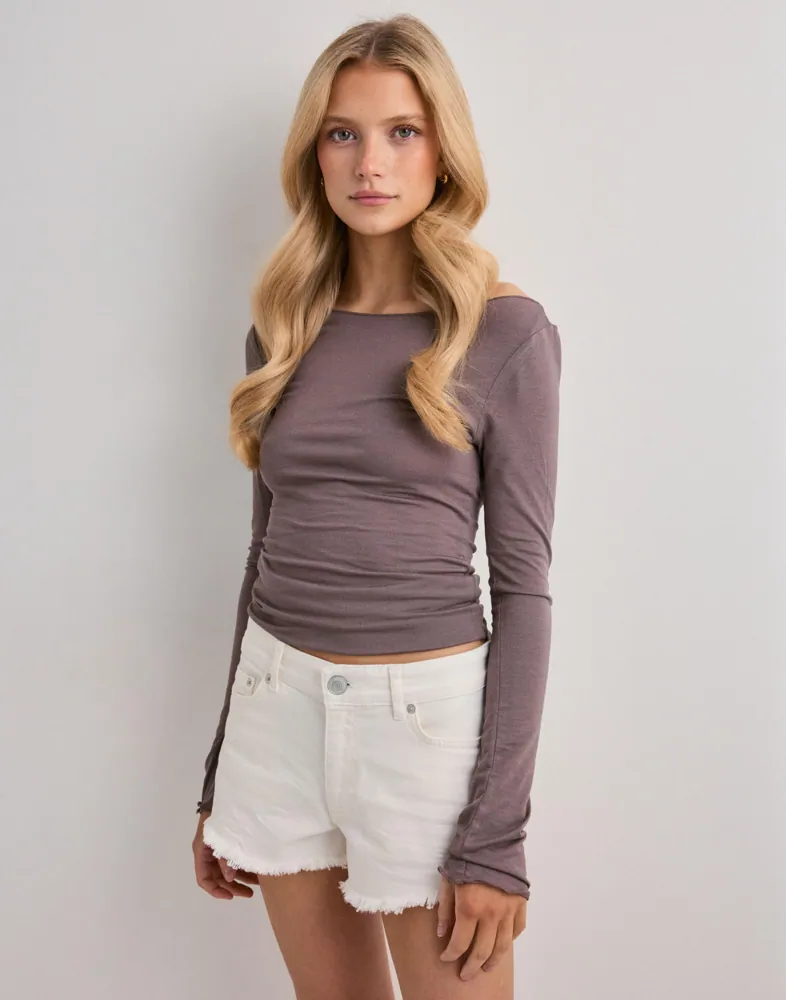 Nelly Colored Fringe Jeans Shorts dam – bild 2