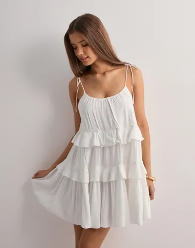 Nelly Volume Flounce Dress korta klänningar dam – bild 3