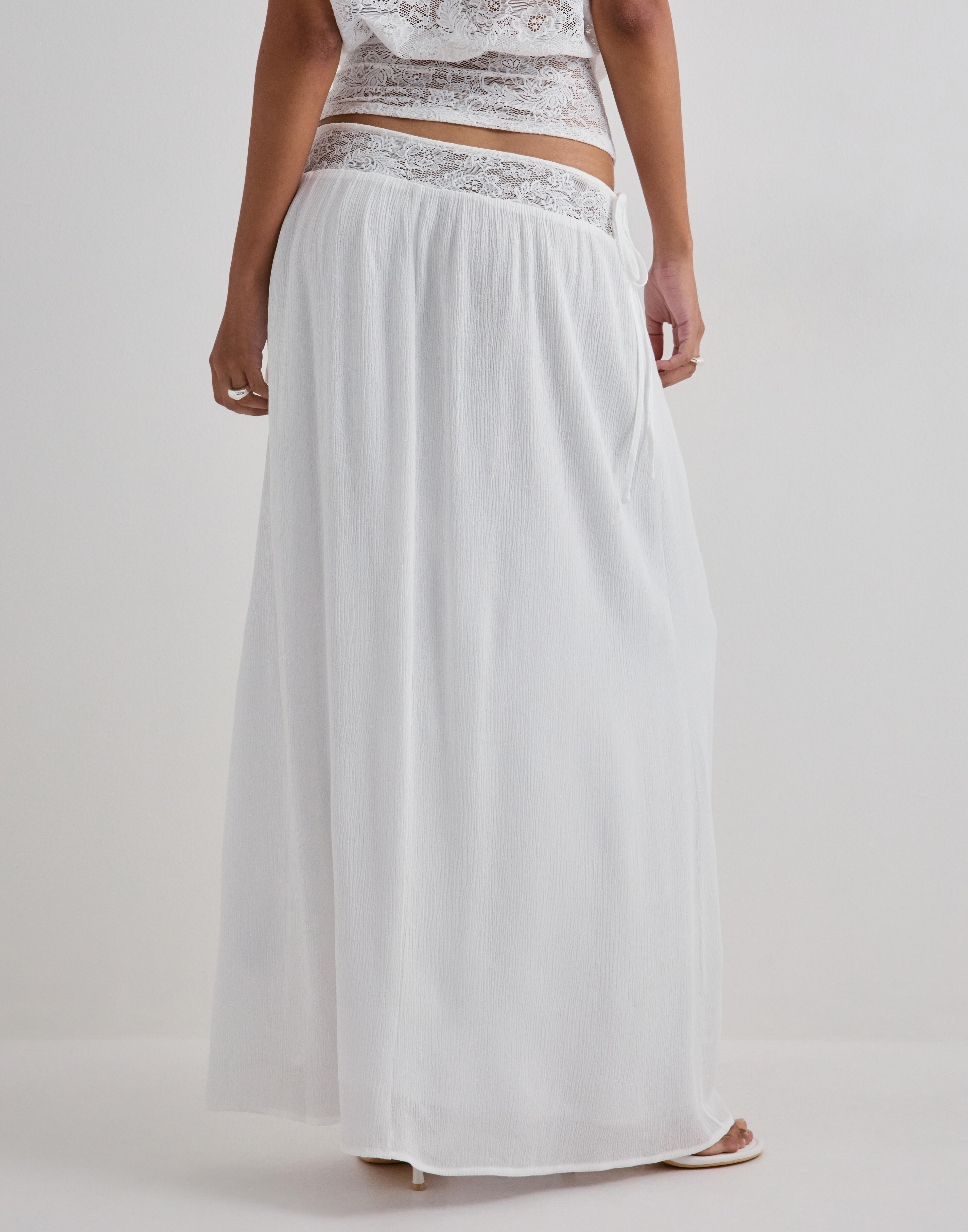 Lace Detail Skirt