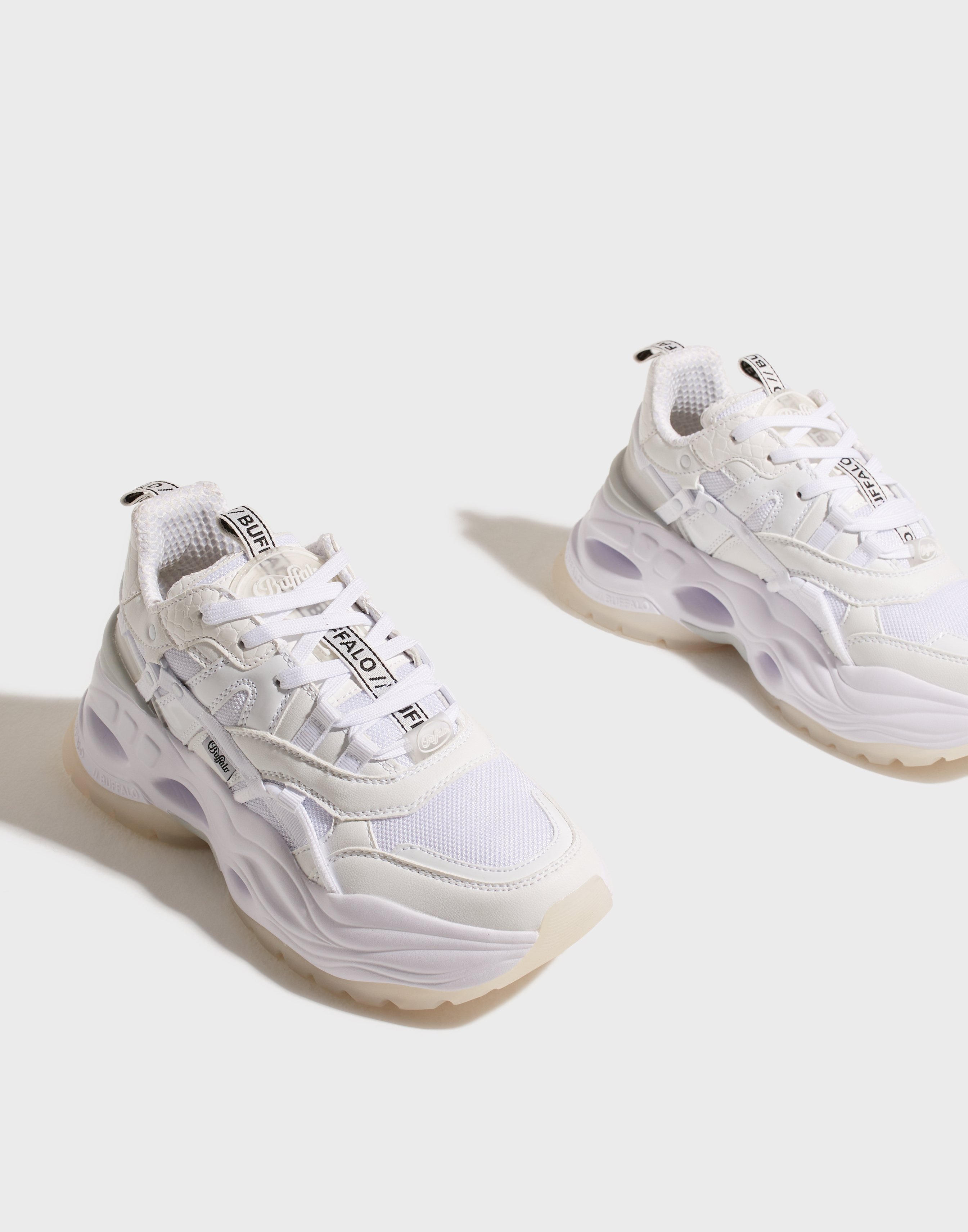 Kj p Buffalo TRIPLET HOLLOW SNEAKER White Nelly kj-p-buffalo-triplet-hollow-sneaker-white-nelly