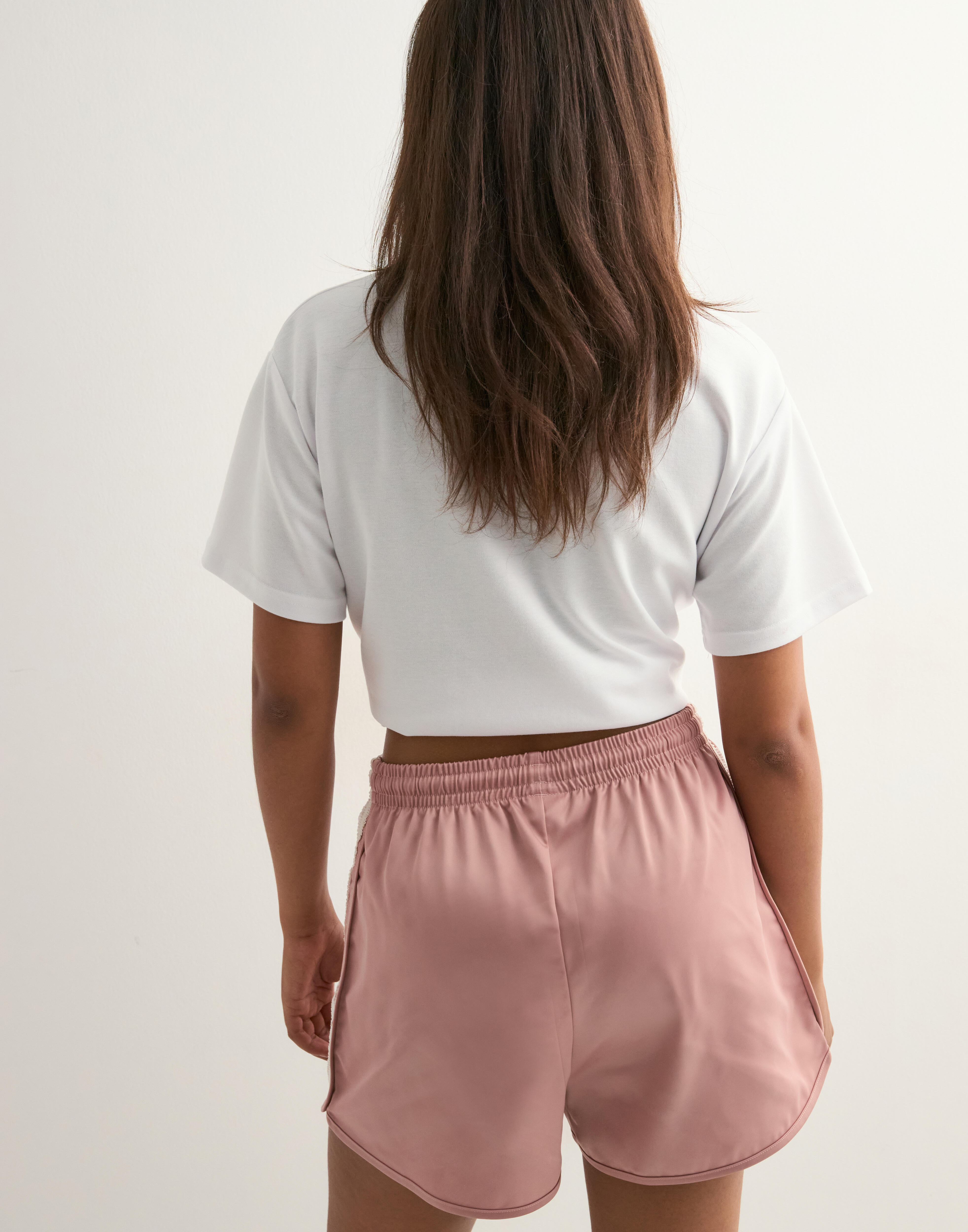 ★adidas originals★W RUFFLE SHORTS★追跡可 Buy Adidas Originals RUFFLE SHORTS - Pink | Nelly.com