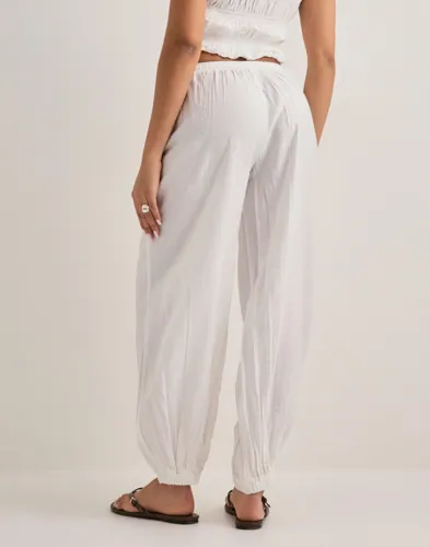 Nelly Soft Puff Pants mjukisbyxor dam – bild 3