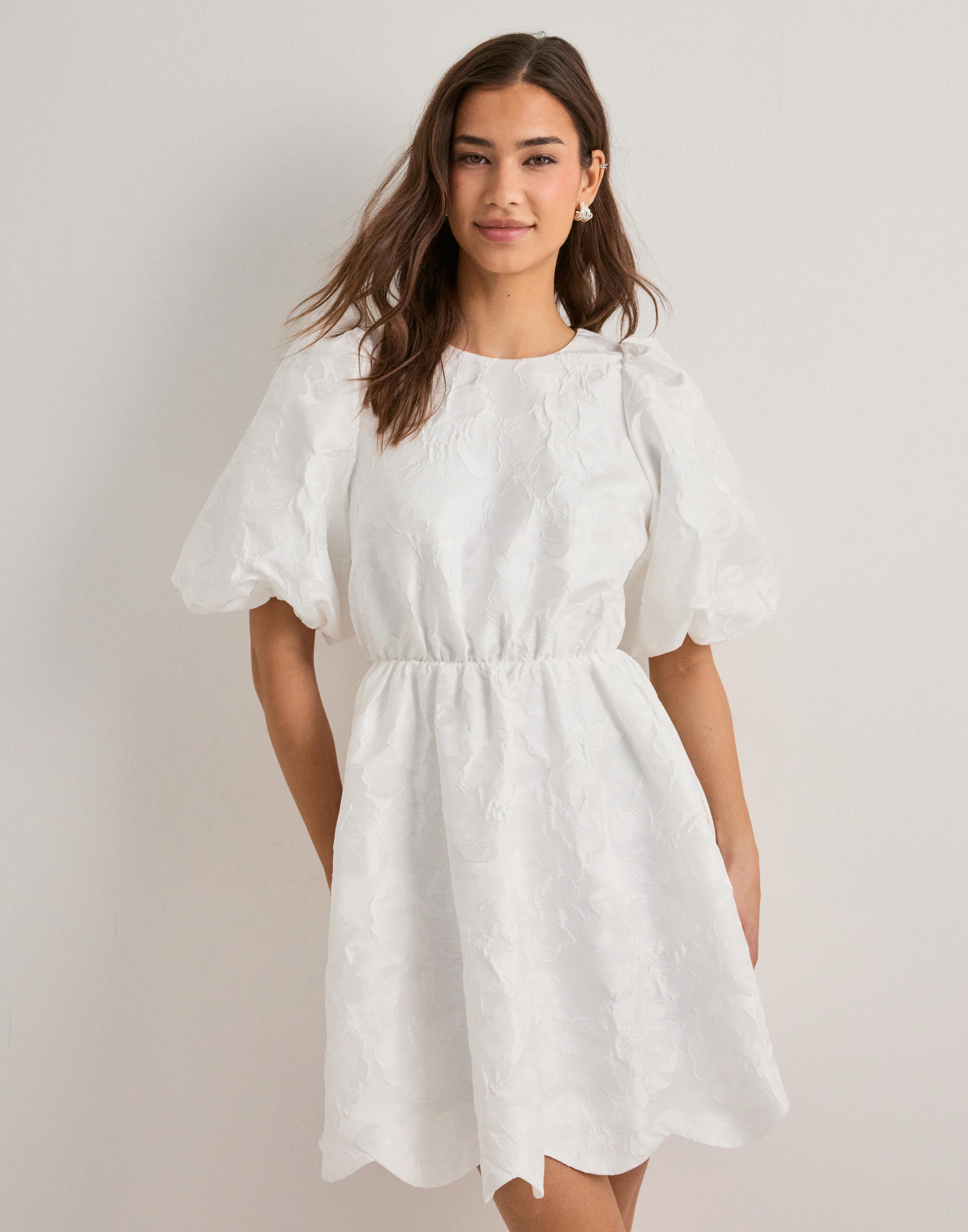 Buy Malina Elina scallop detail mini dress - White | Nelly.com
