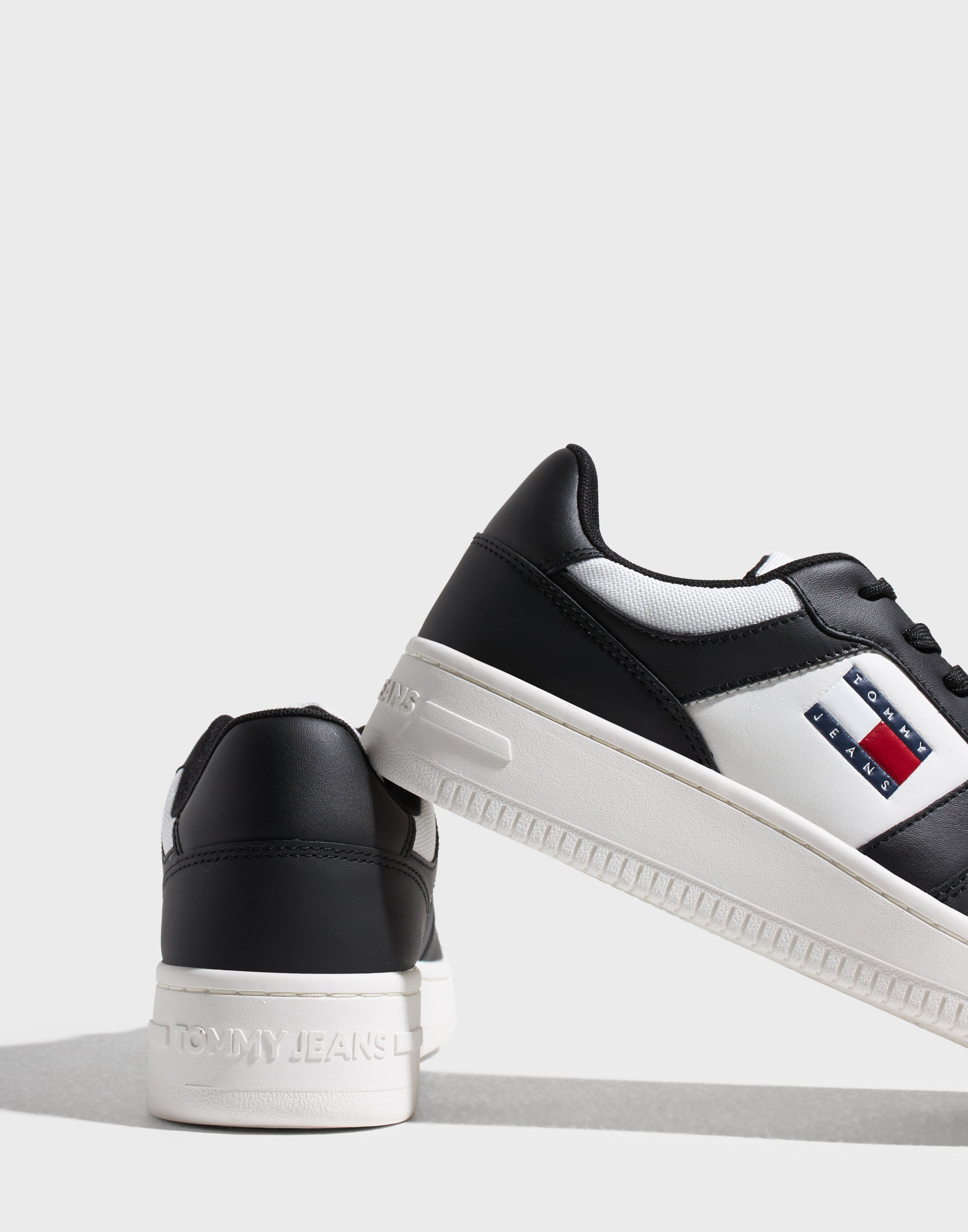 Buy Tommy Jeans TJM RETRO BASKET ESS - Black/Ecru | NLYMAN