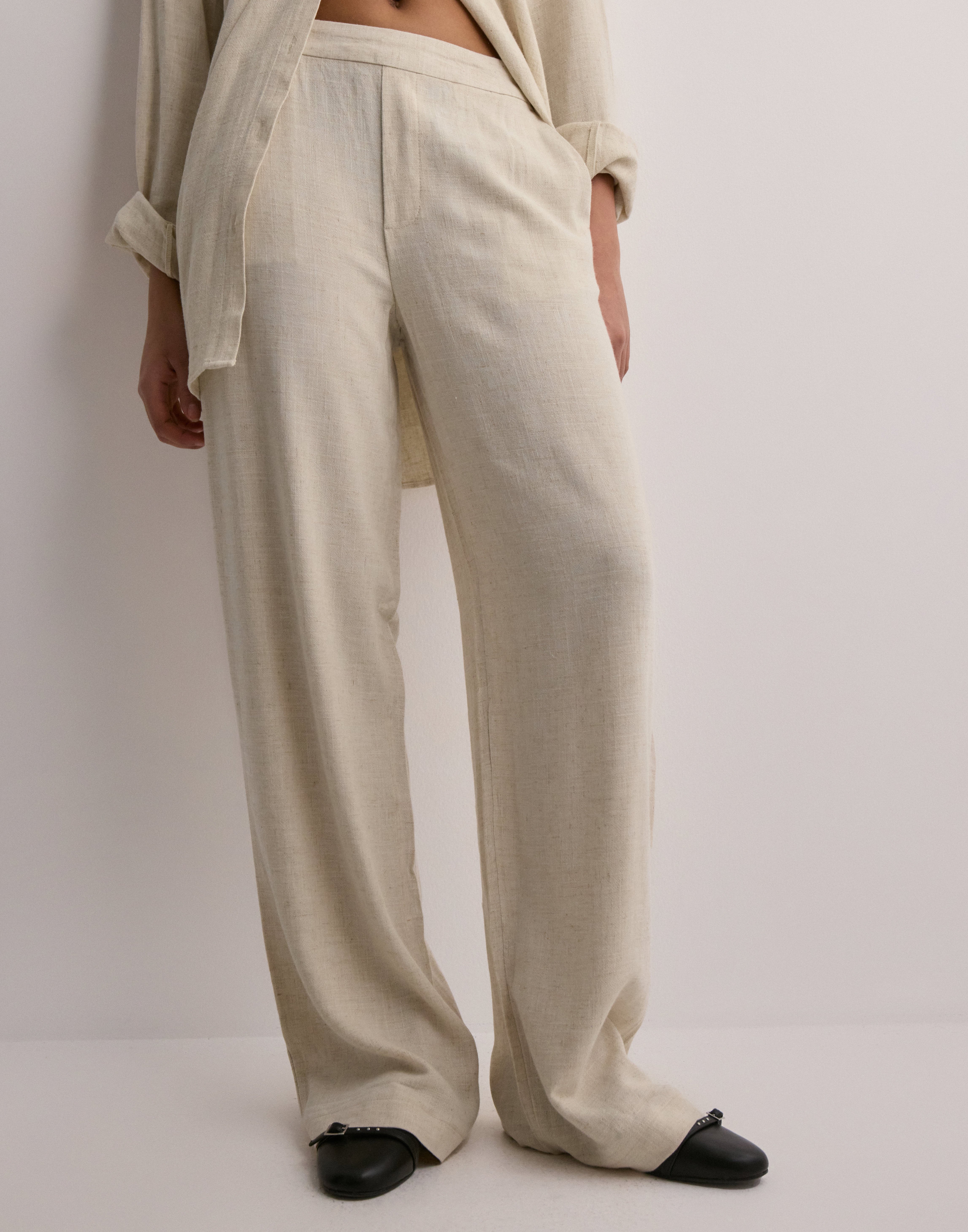 Linen trousers Woman Shop online at Nelly