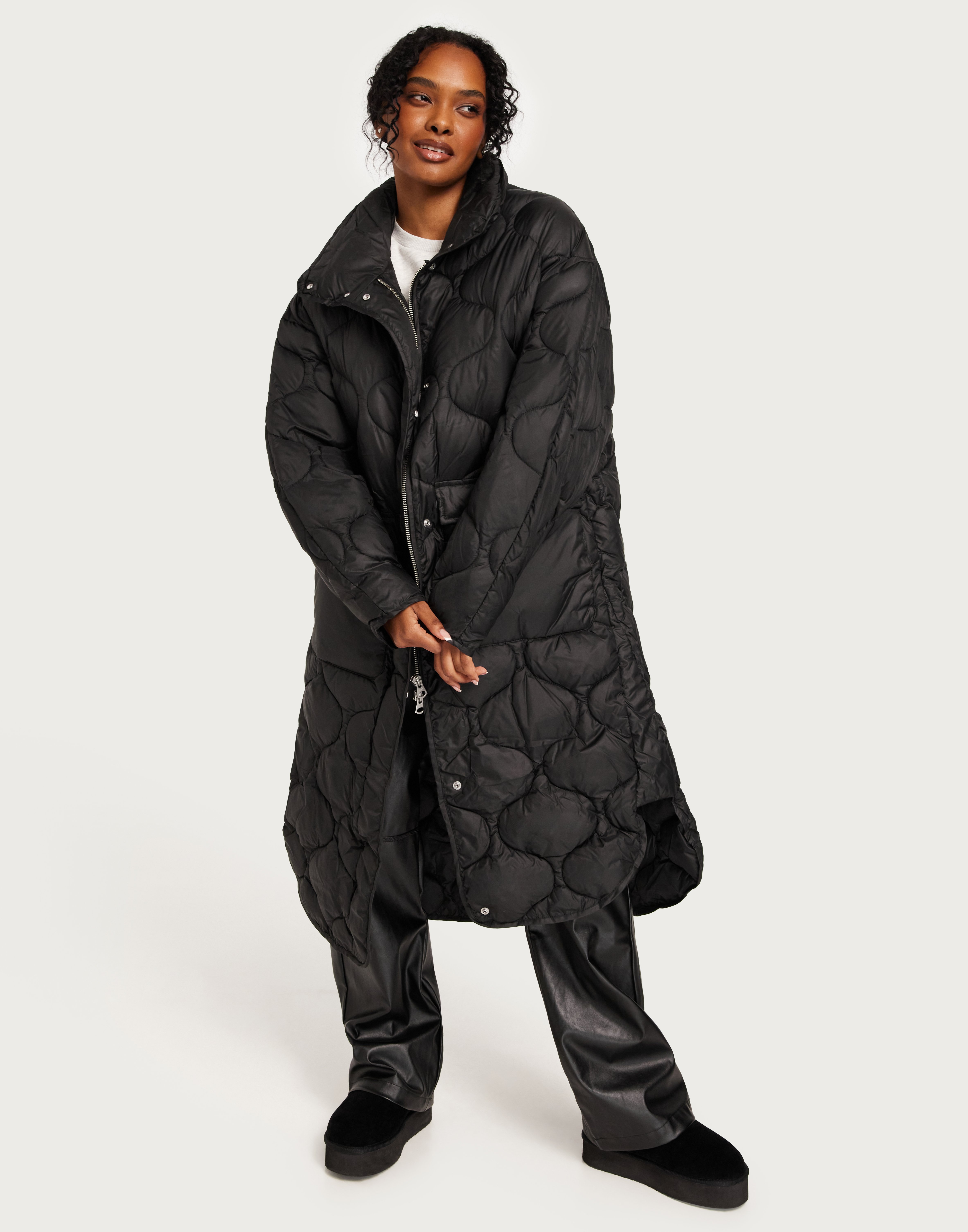 Buy JJXX JXLENORA OVERSIZED SHINY QUILTED COAT SN - Black | Nelly.com