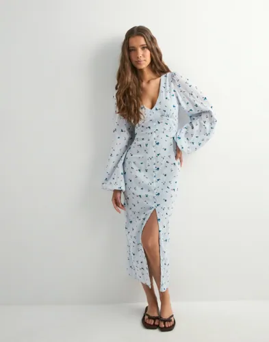 Nelly - Blomstret - Buttoned Structure Dress