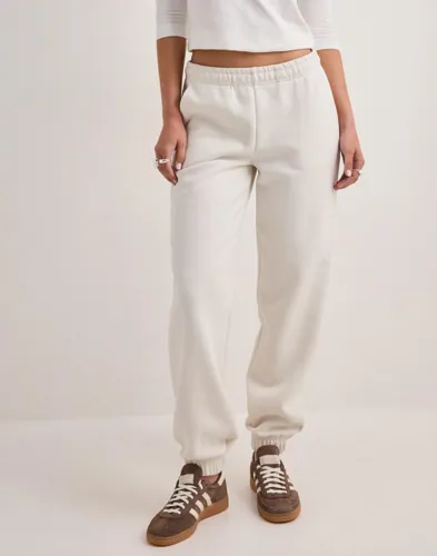 Aim'n - Vit - Classic Sweatpants