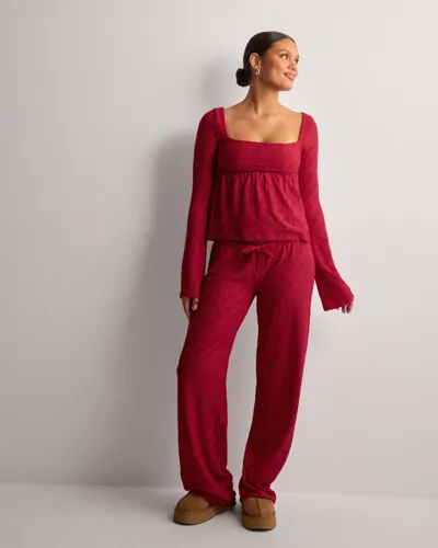 Nelly - Rød - Cute Broderie LS Top