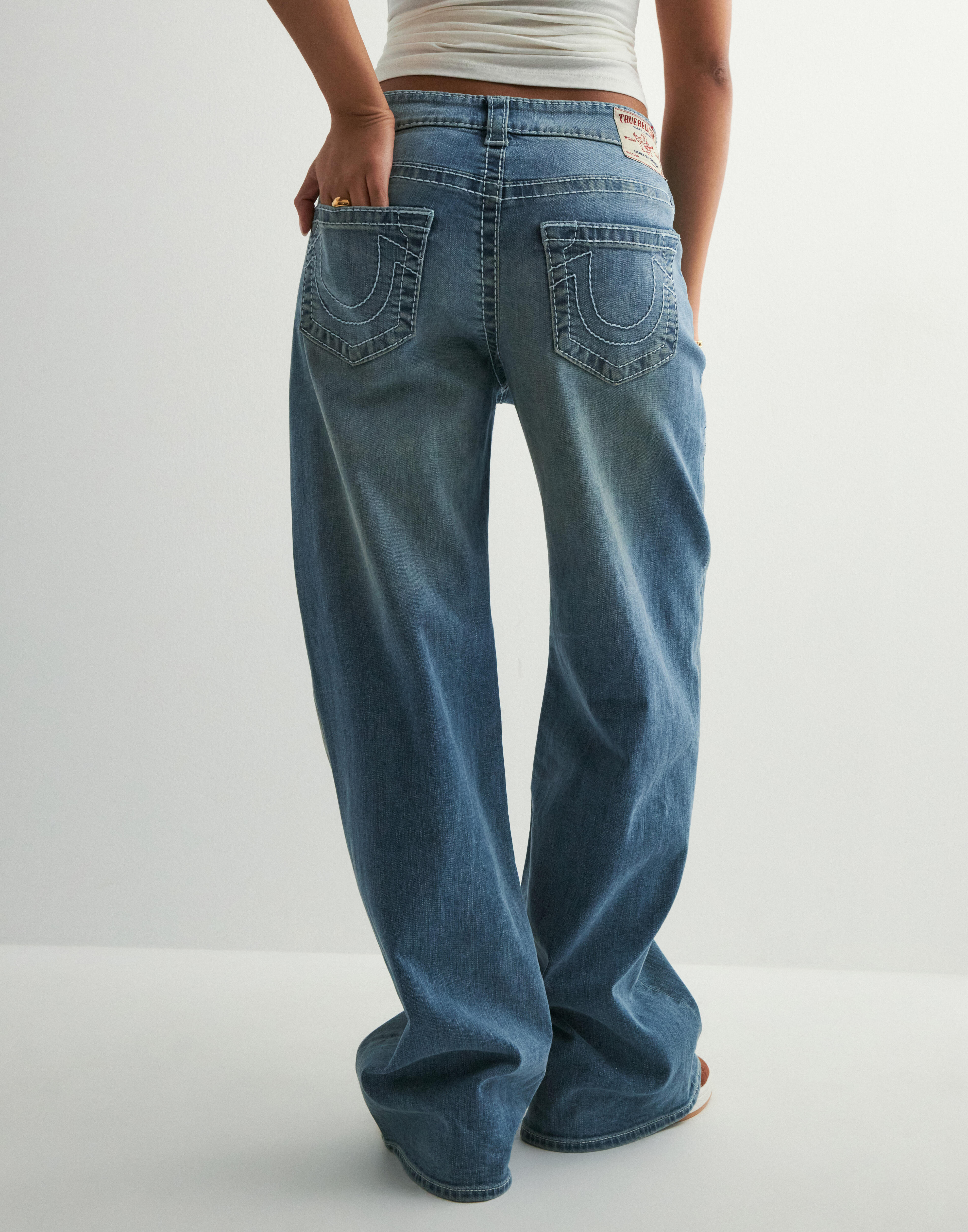 【TRUE RELIGION】★ジーンズ★ BOBBI DOUBLE BAGGY JEAN BOBBI DOUBLE WAISTBAND DISTRESSED BAGGY JEAN - MEDIUM WASH