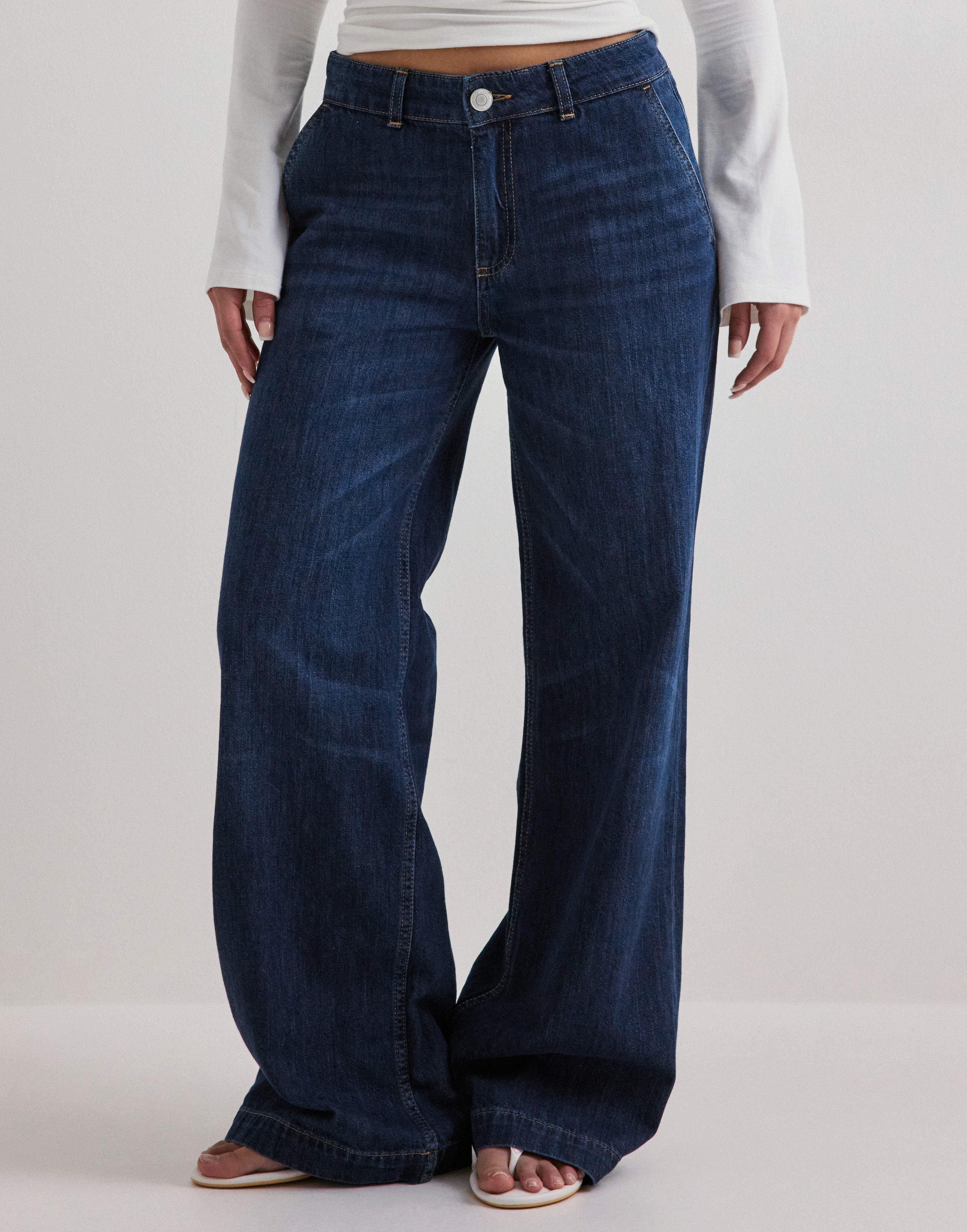 Nelly loose denim suit pants i — byxor med fickor från Nelly