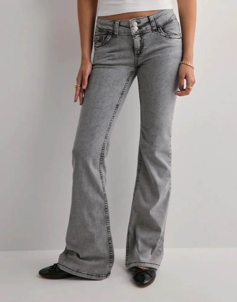 Low Waist Bootcut Stitch Jeans