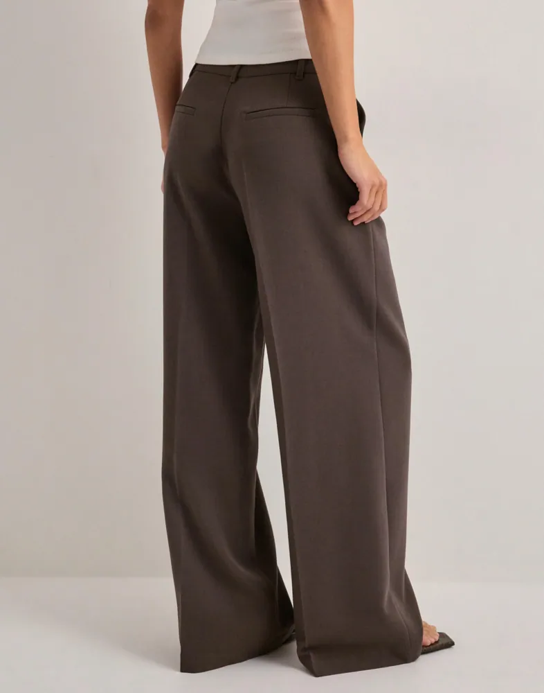 Buy Nelly Mid Waist Wide Suit Pants - Brown | Nelly.com