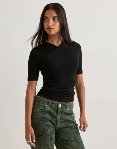 Nelly - Svart - Ruched Wrap Top