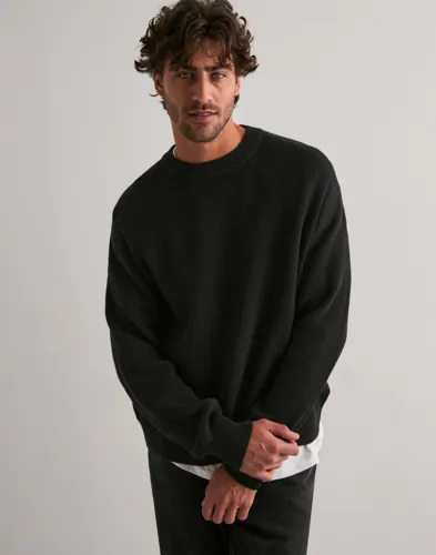 Que Sera Sera Bobby Boxy Knit Stickade tröjor herr – bild 3