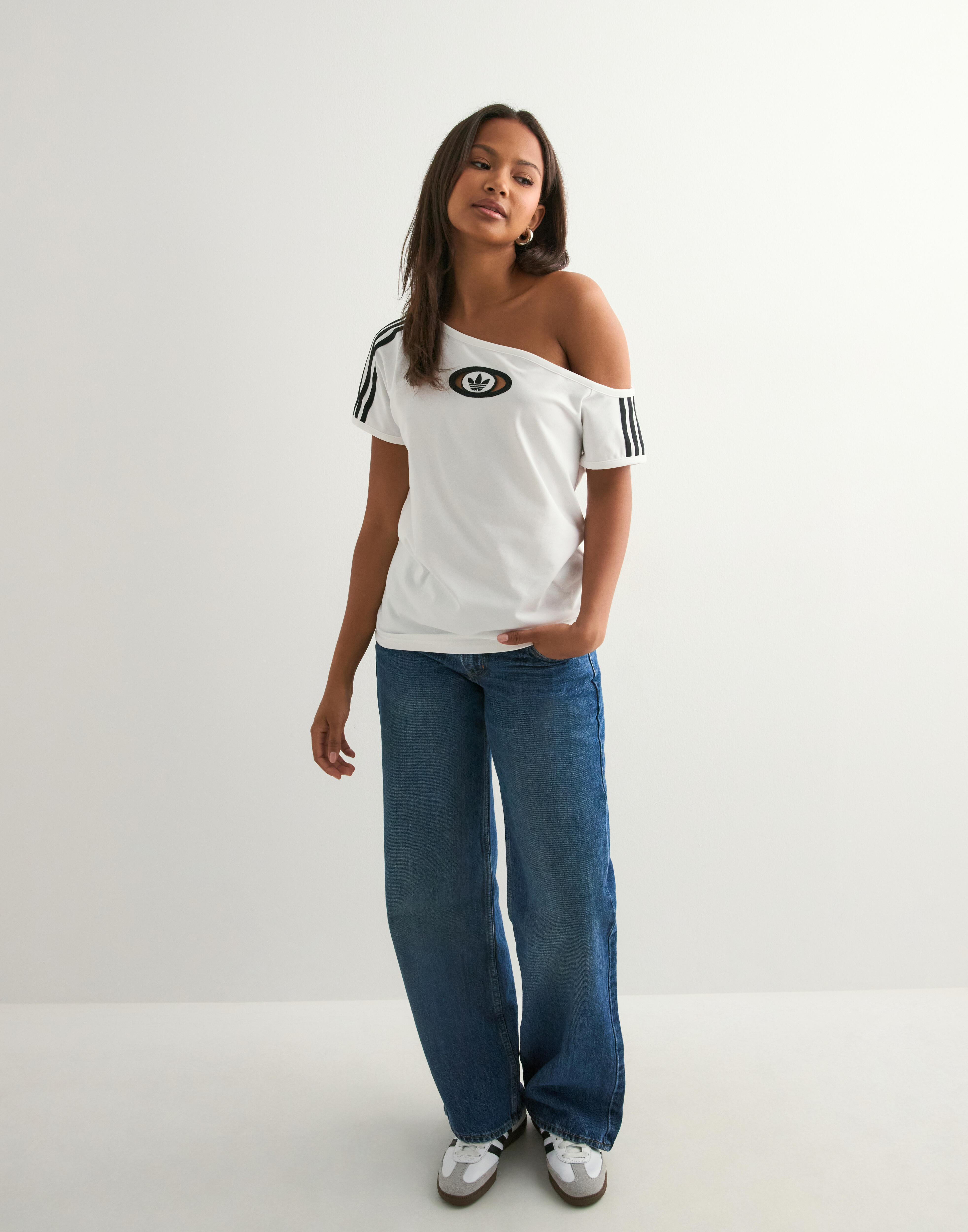 ★adidas originals★W OFFSHOULDER TEE★追跡可 Buy Adidas Originals OFFSHOULDER TEE - White | Nelly.com