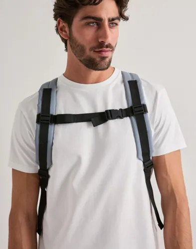 RAINS Rolltop Rucksack W3 Ryggsäckar herr – bild 2