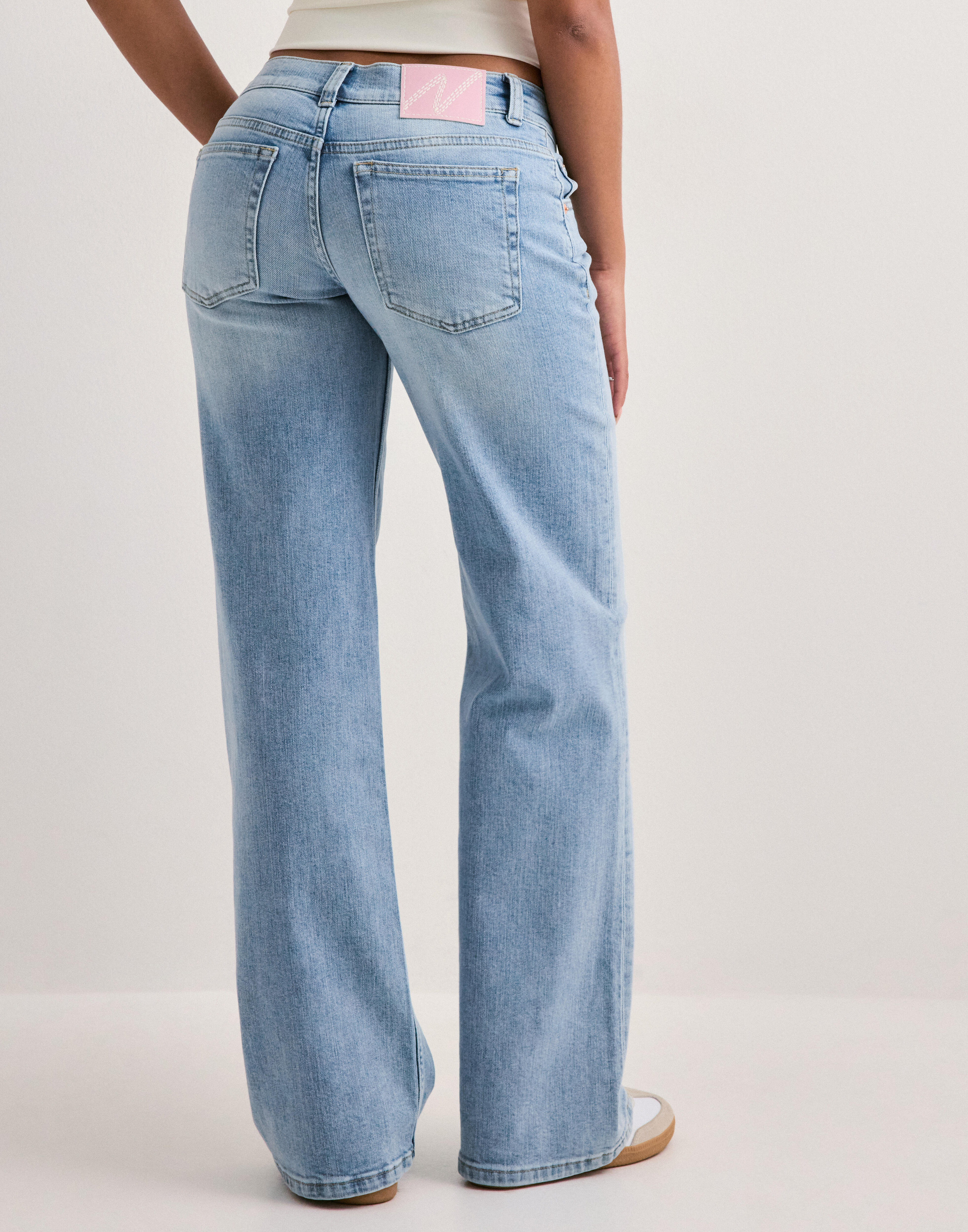 Nelly Ultra Low Waist Loose Jeans
