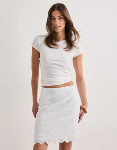 Pieces - Vit - Pcnolax Hw Short Skirt Wvn