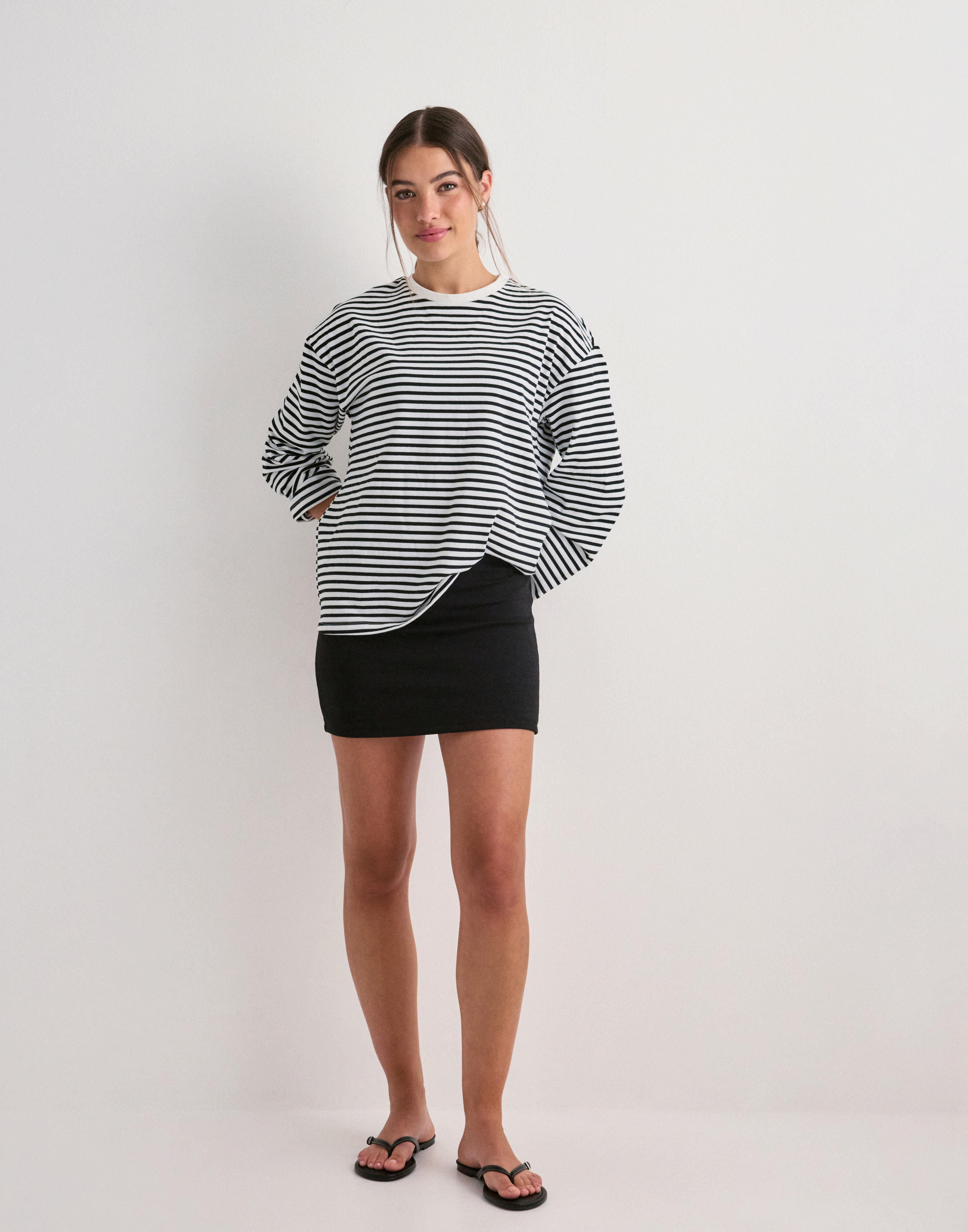 Buy Nelly Low Waist Mini Skirt - Black | Nelly.com