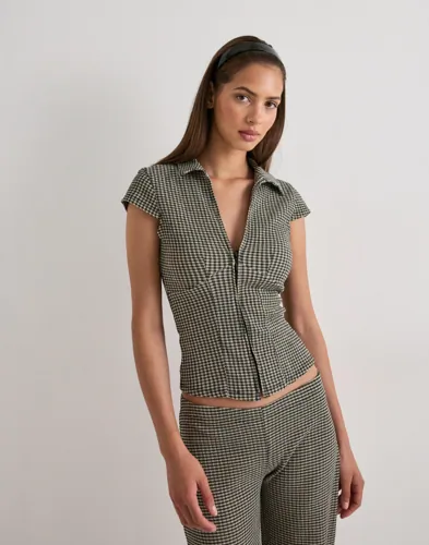 Nelly - Ternet/Stribet - Checkered Shirt Top