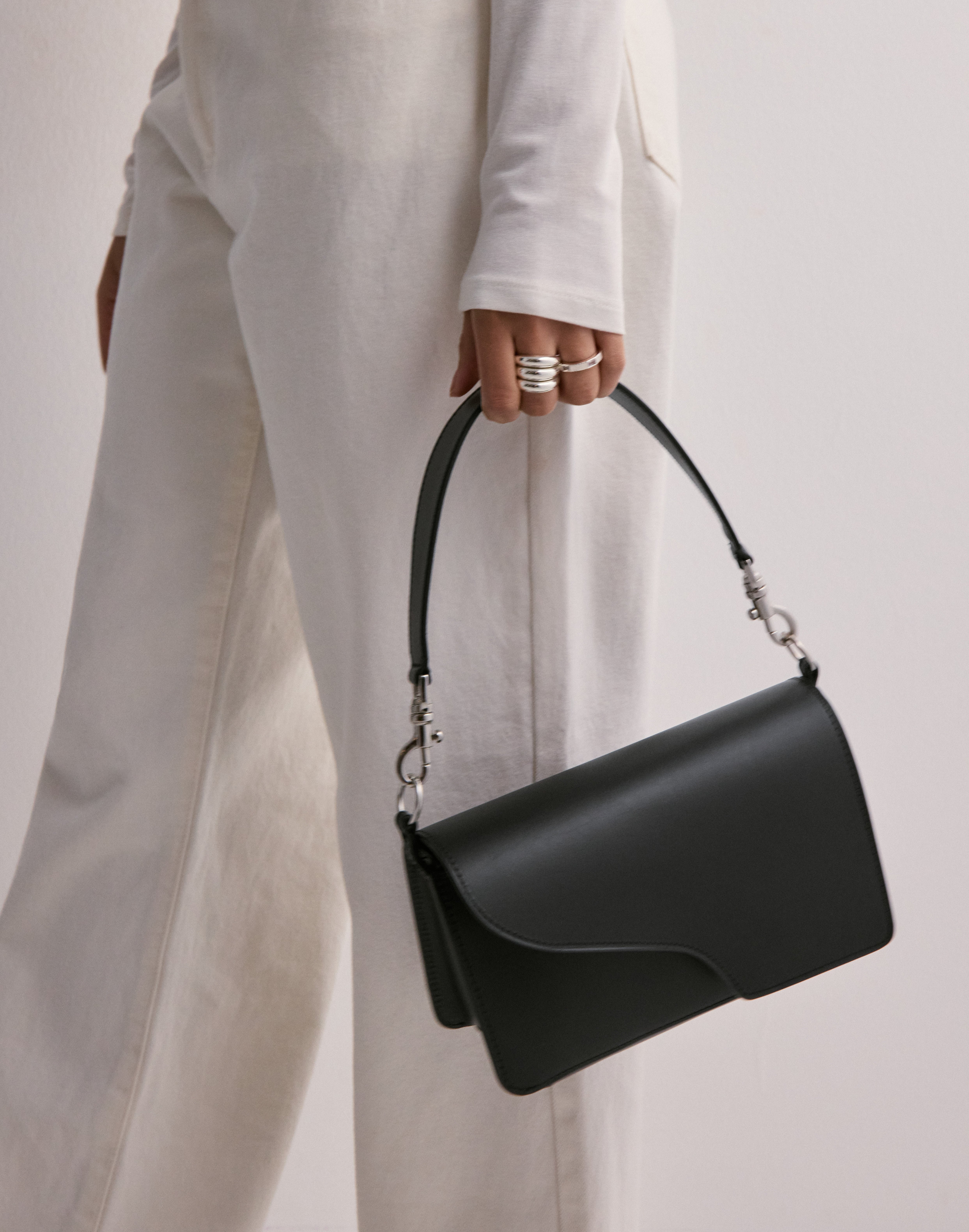 Köp ATP ATELIER Assisi Leather Shoulder Bag - Black/Silver | Nelly.com
