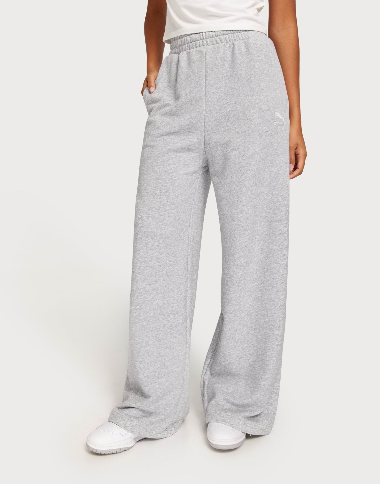 Buy Puma CLASSICS RELAXED SWEATPANTS - *NY*Light Gray Heather | Nelly.com