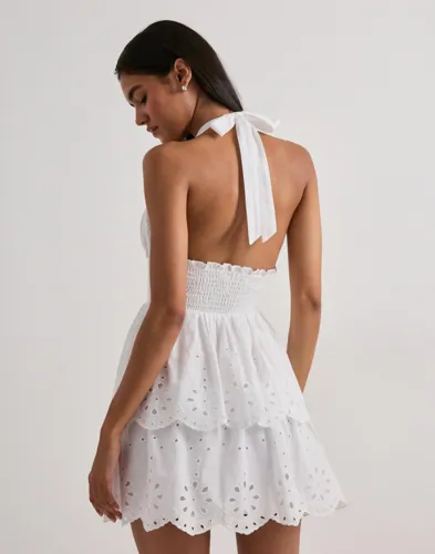 Nelly Tied Embroidered Dress korta klänningar dam – bild 3