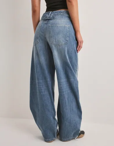 Nelly Twisted Barrel Buckle Jeans dam – bild 3