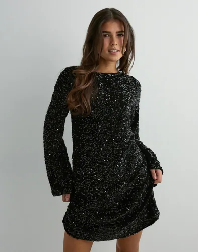 Pieces - Sort - Pckam Ls Deep Back Bow Dress Jrs No