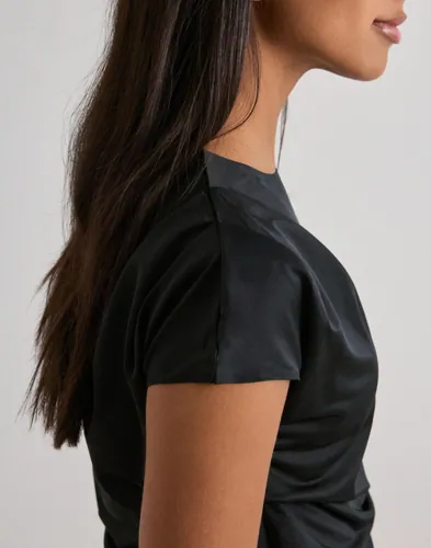 Aimn Luminous Draped Short Sleeve toppar dam – bild 3