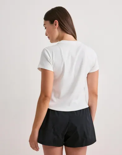 NIKE W Nk One Df Hr 5in Short A träningsshorts dam – bild 3