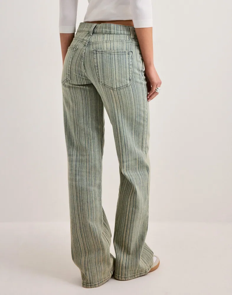 Nelly Low Waist Loose Striped Jeans dam – bild 2