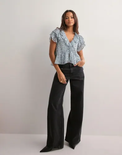 Nelly - Blomstret - Dreamy Flounce Blouse