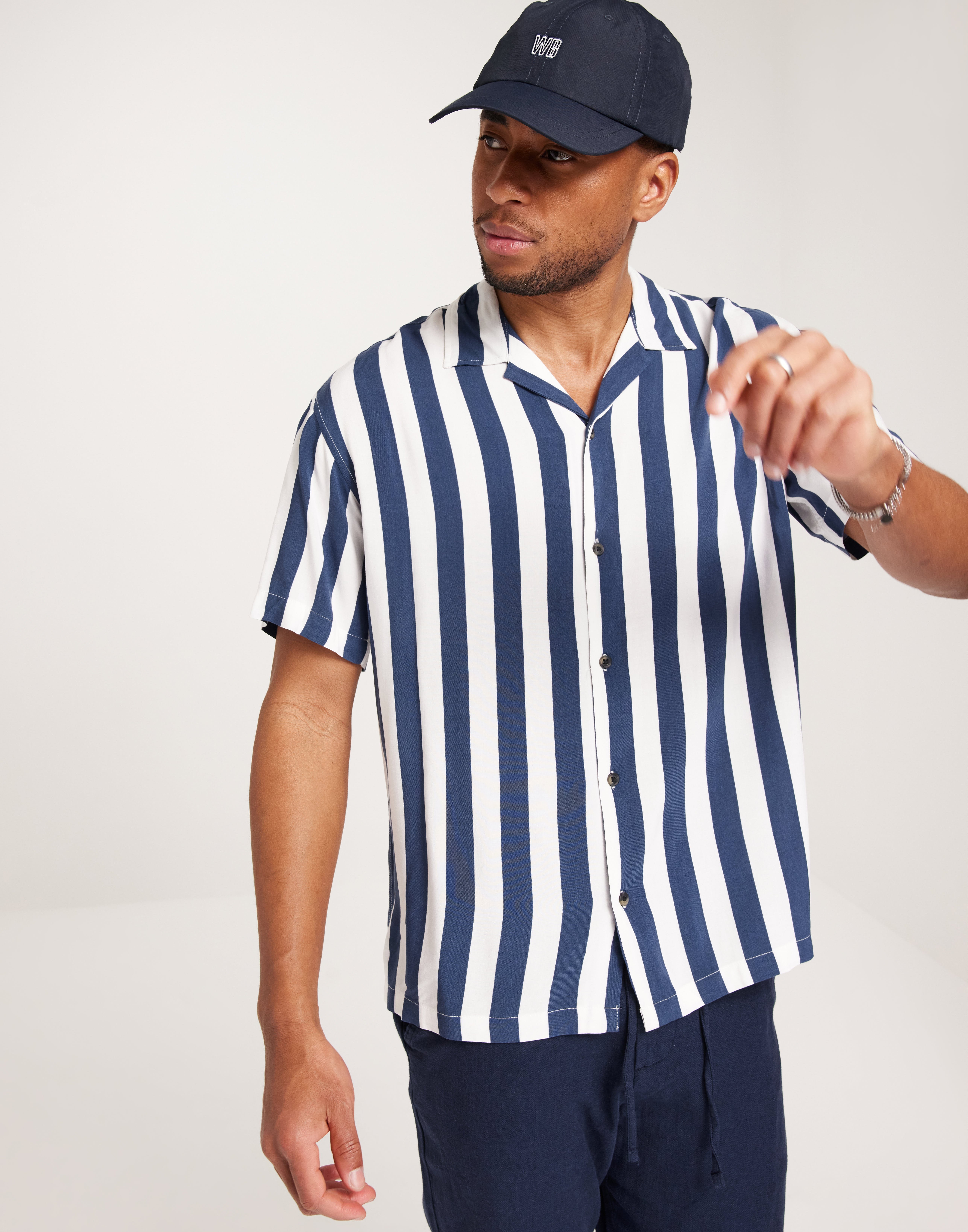 Buy Jack & Jones JJEJEFF RESORT STRIPE SHIRT SS SN - Ensign Blue