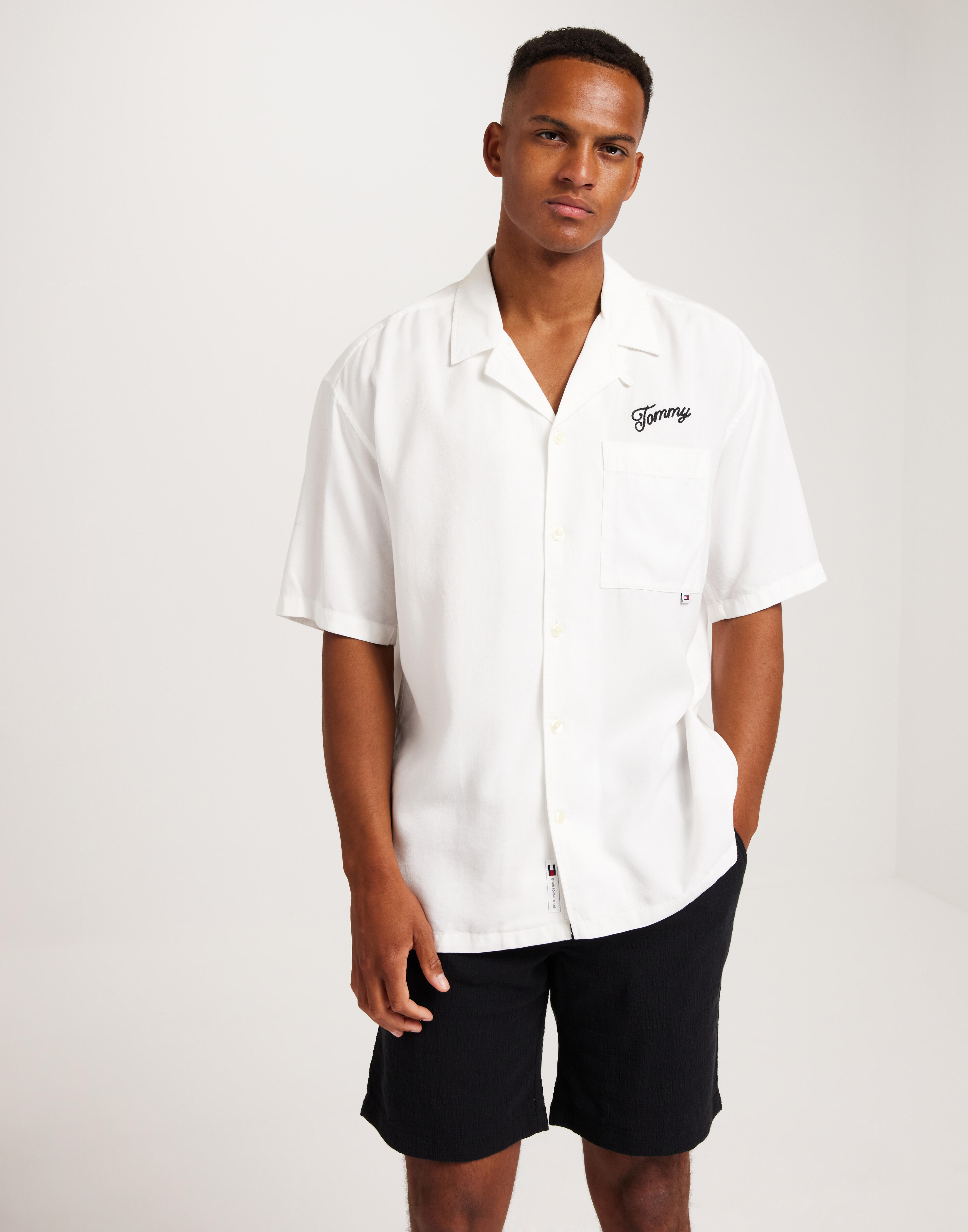 Buy Tommy Jeans TJM RLX GRAPHIC RESORT SHIRT - White | NLYMAN