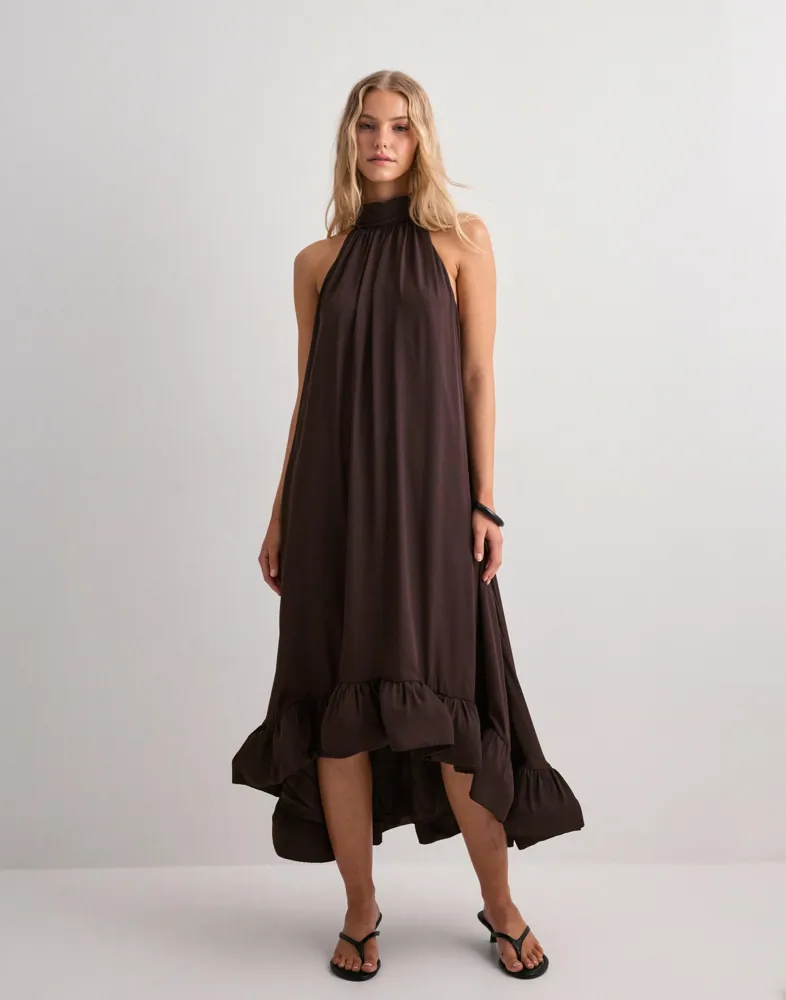 Buy Malina Sabrina halterneck ruffled maxi dress - Espresso | Nelly.com