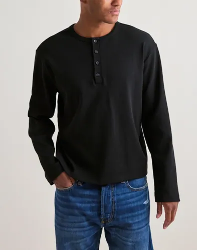 Que Sera Sera Harry Henley LS Svart