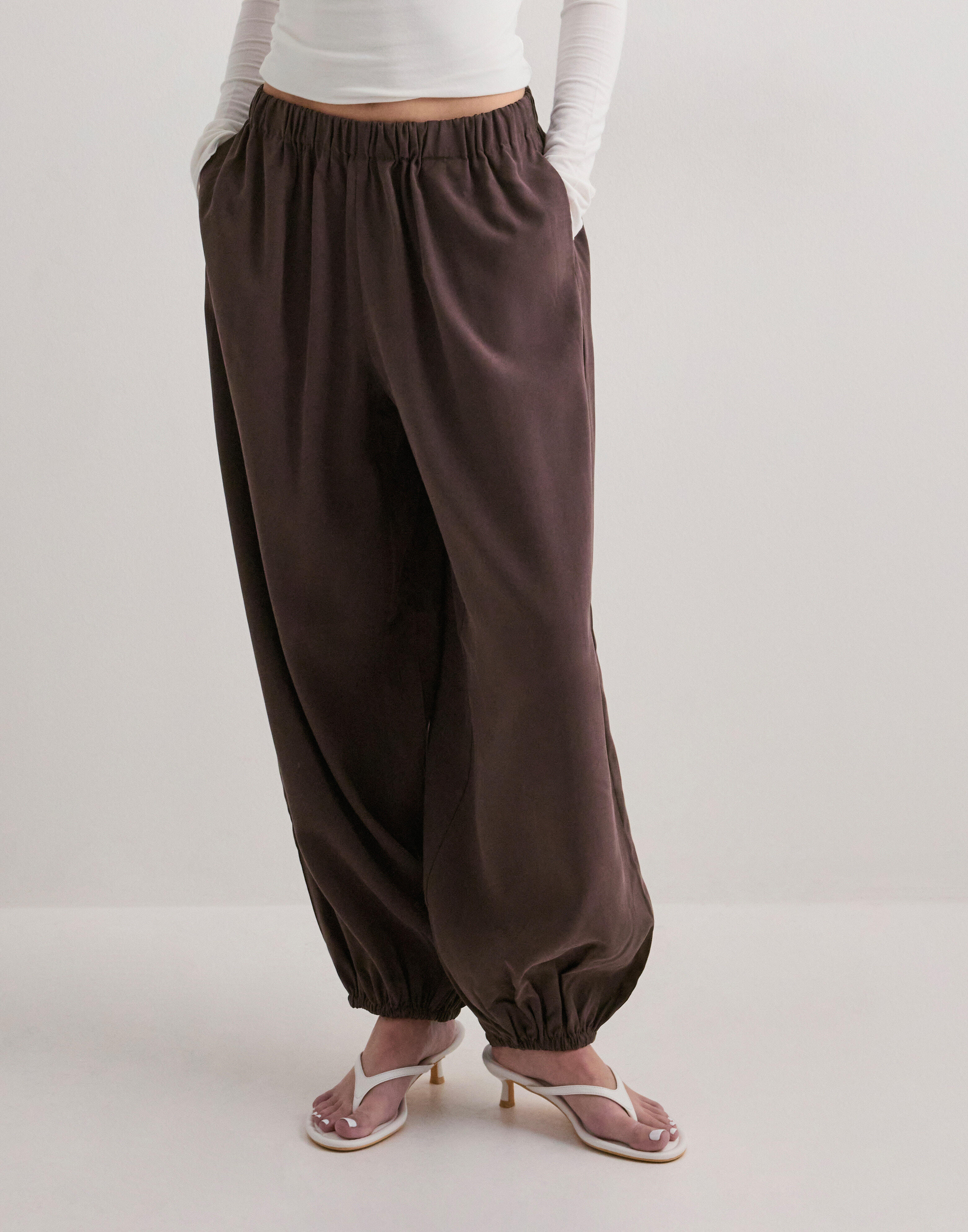 Balloon pants for Women - Trendy volume and shape | Nelly