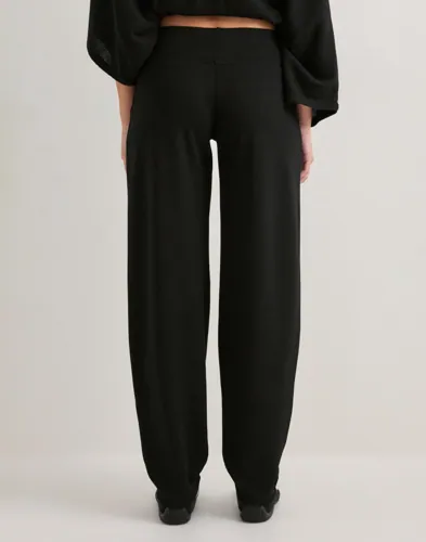 Nelly Luxury Volume Pants mjukisbyxor dam – bild 2