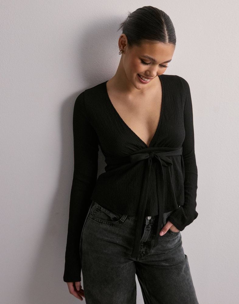 Tilly Tie Top - black