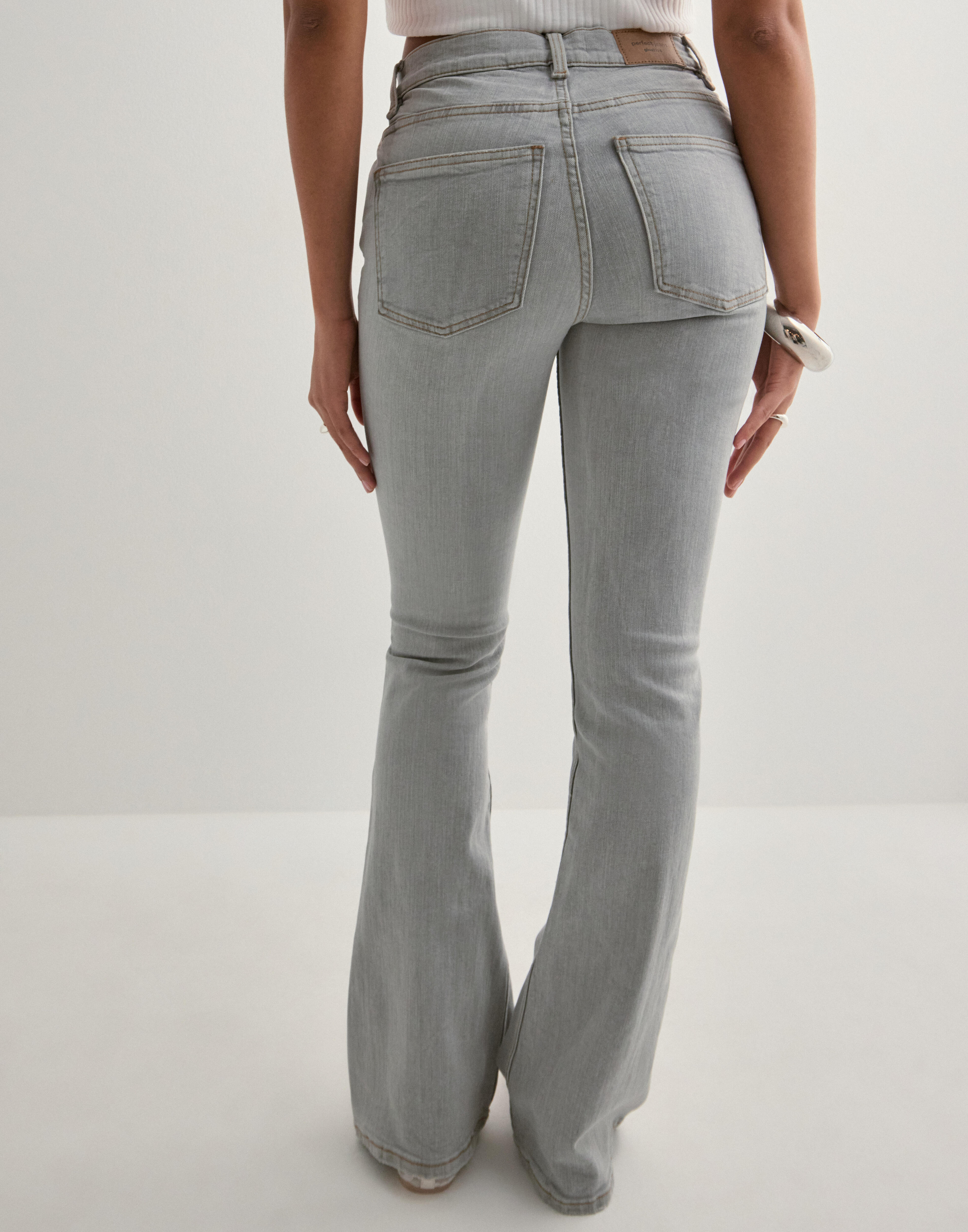 Buy Gina Tricot Low Waist Bootcut Jeans NY Super Light Grey Nelly