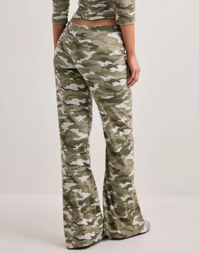 Relaxed Camo Pants