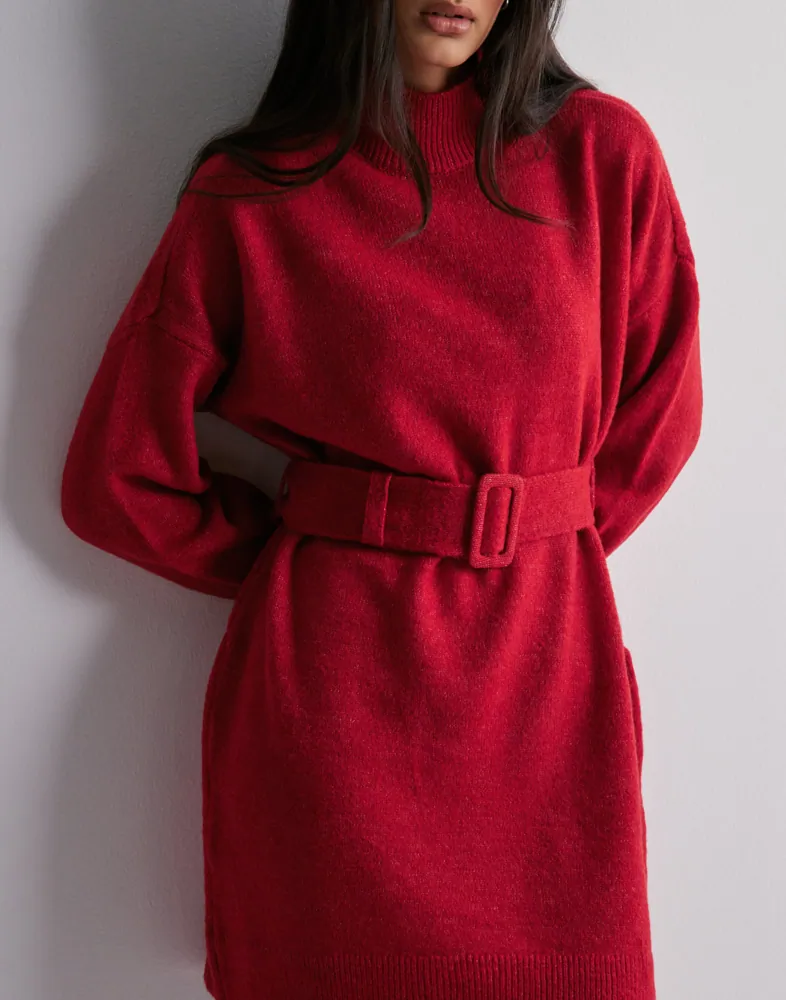 Köp Only ONLBELLA LS BELT DRESS EX KNT Chinese Red