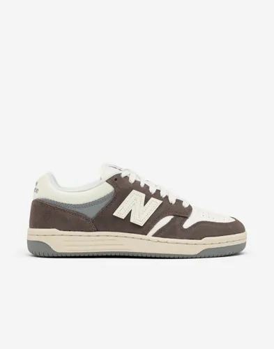 New Balance 480 låga sneakers i brunt med mockadetaljer