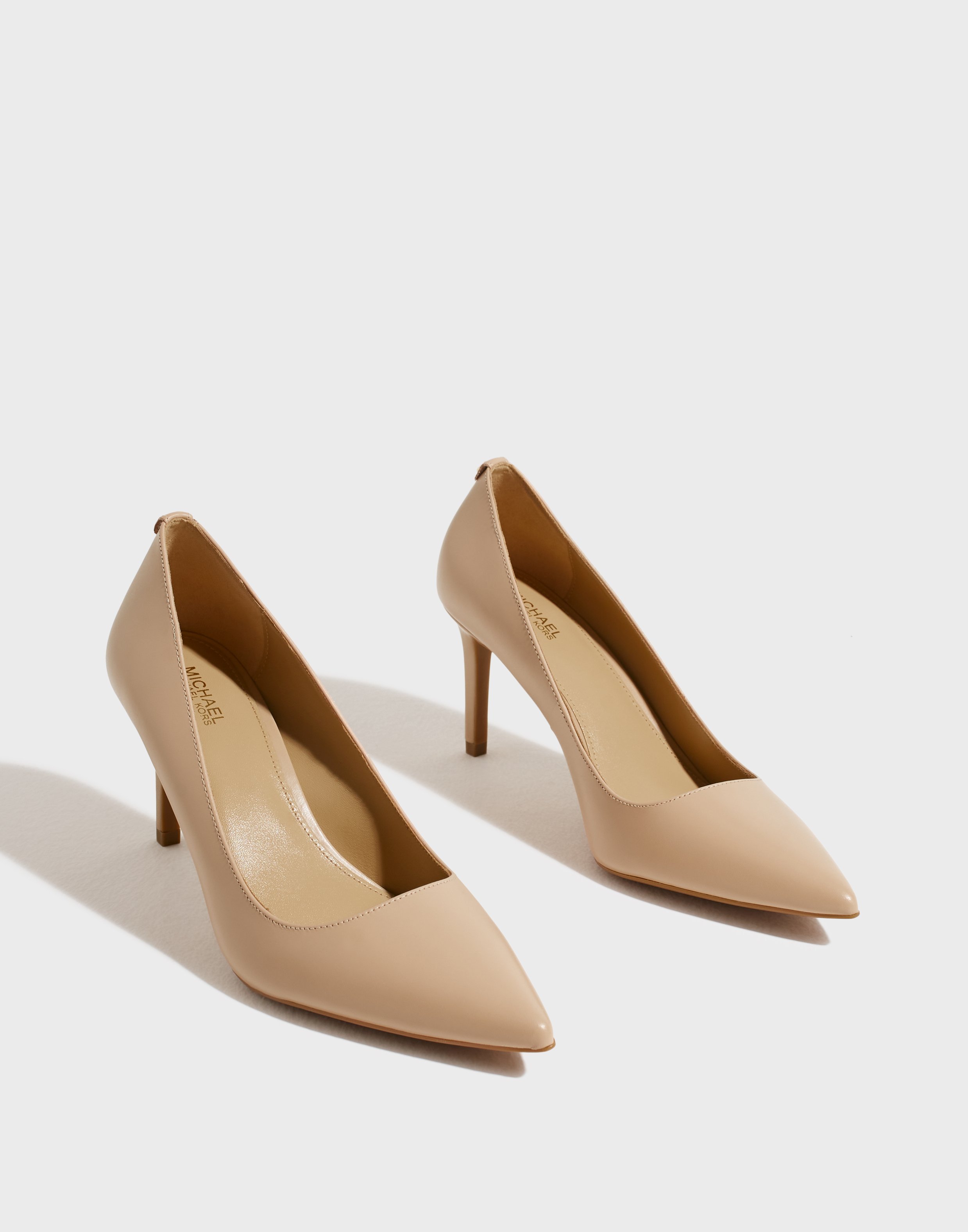 Michael kors pumps beige online