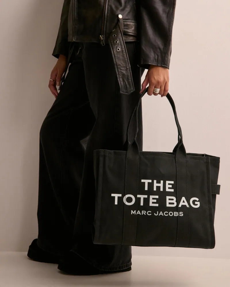 Buy Marc Jacobs THE LARGE TOTE - Black | Nelly.com
