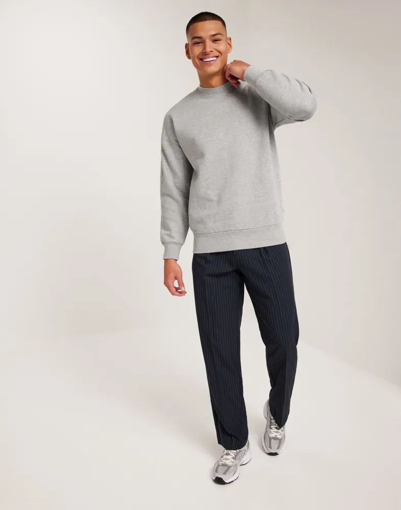 Buy Only Sons ONSDAN LIFE RLX HEAVY SWEAT CREW NO Light Grey